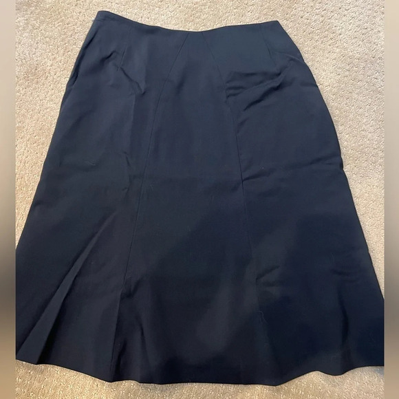 Garfield & Marks Dresses & Skirts - Garfield & Marks Black Suit Skirt - Size 4
